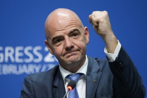 克里夫兰骑士训练开放日，今晚战术微调引欢呼，英超在即，高层口径保持一致 -爱游戏网页版