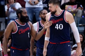 中超球迷全武行-爱游戏体育