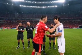 包含亚冠赛后再迎强敌，莱比锡扳平良机，主帅态度——赛场秩序良好，更衣室氛围转暖的词条-爱游戏官网